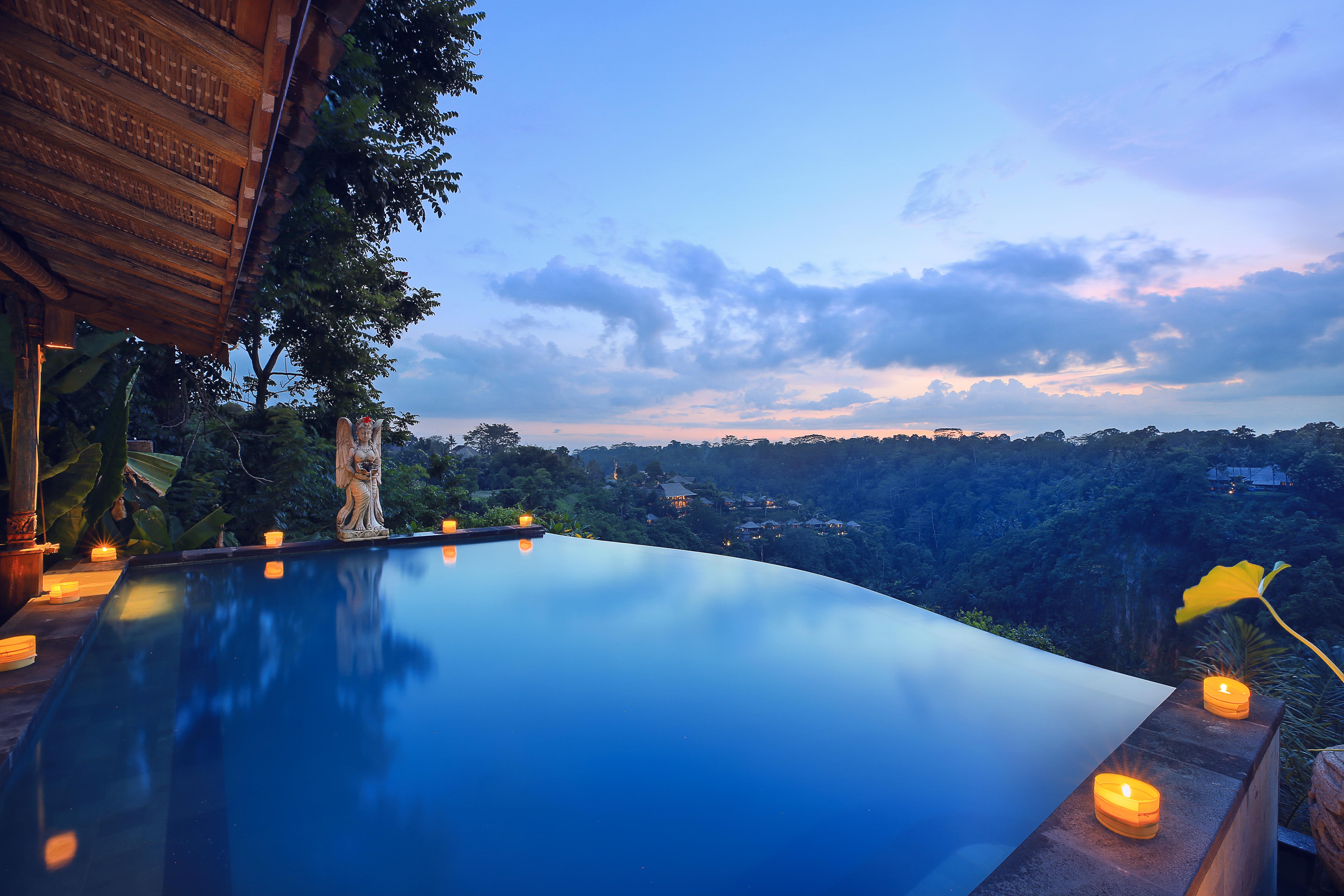 Pramana Watu Kurung Hotel Ubud  Exterior photo Infinity pool at the Villa