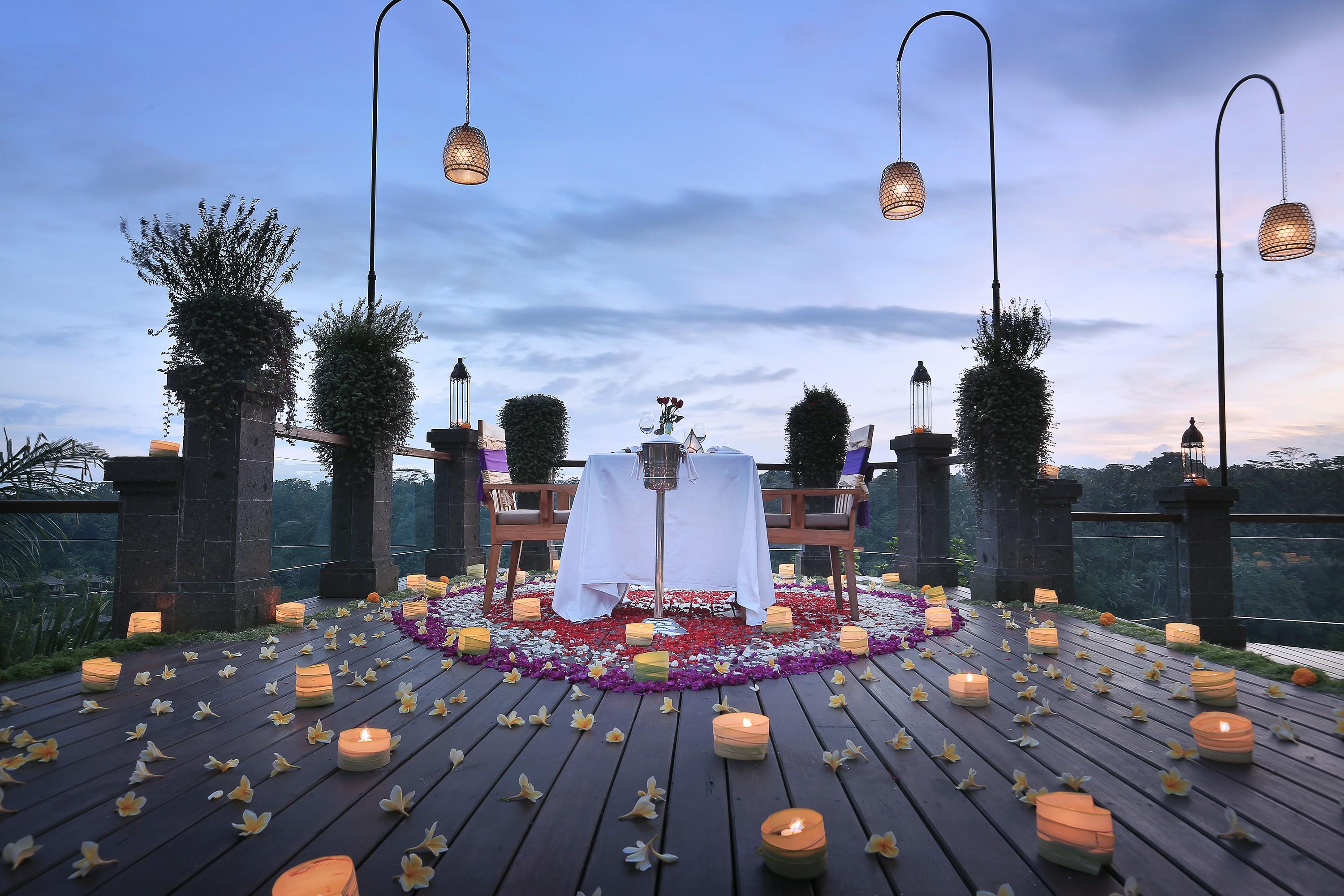 Pramana Watu Kurung Hotel Ubud  Exterior photo Romantic dinner at the hotel