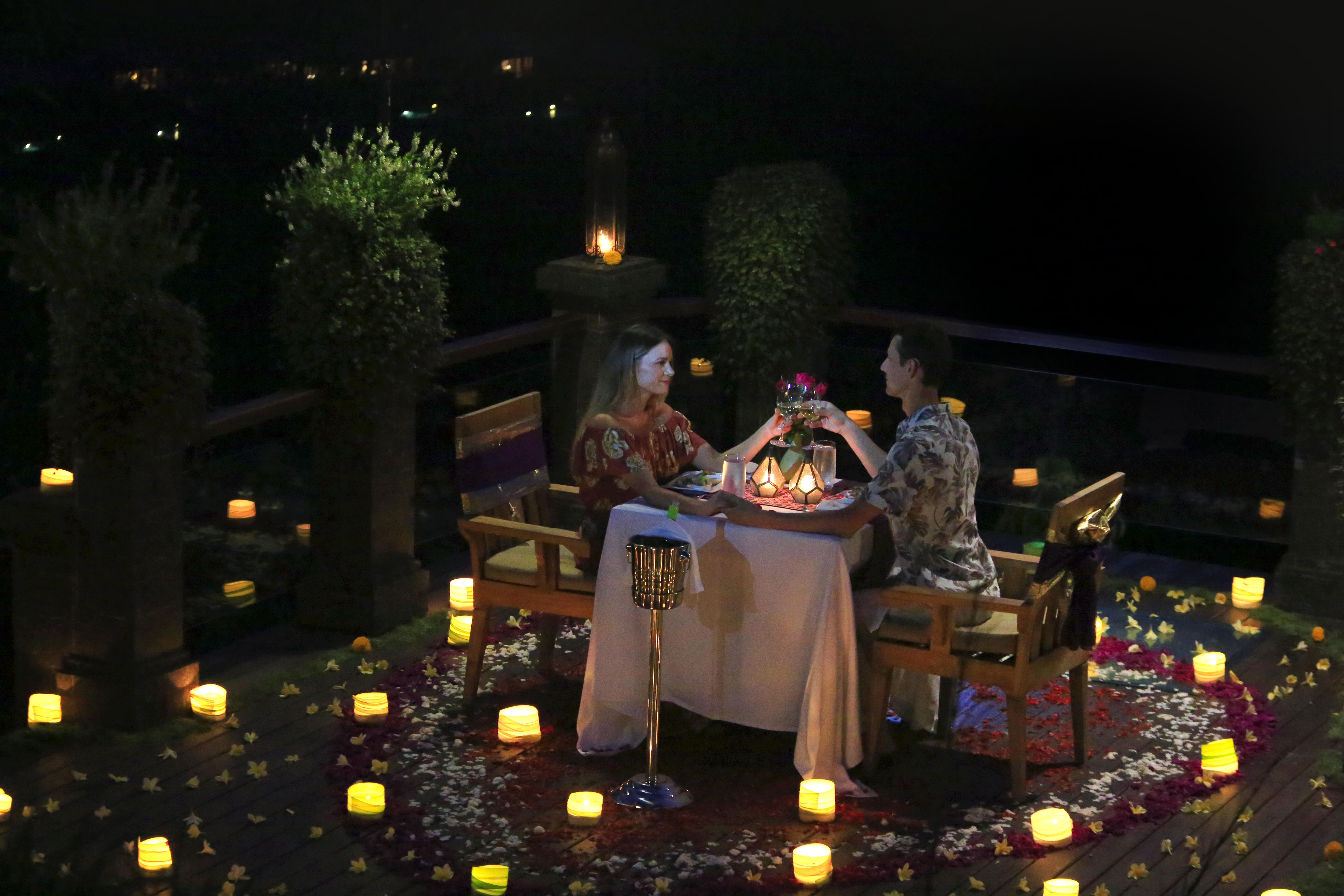 Pramana Watu Kurung Hotel Ubud  Exterior photo A romantic dinner at a resort