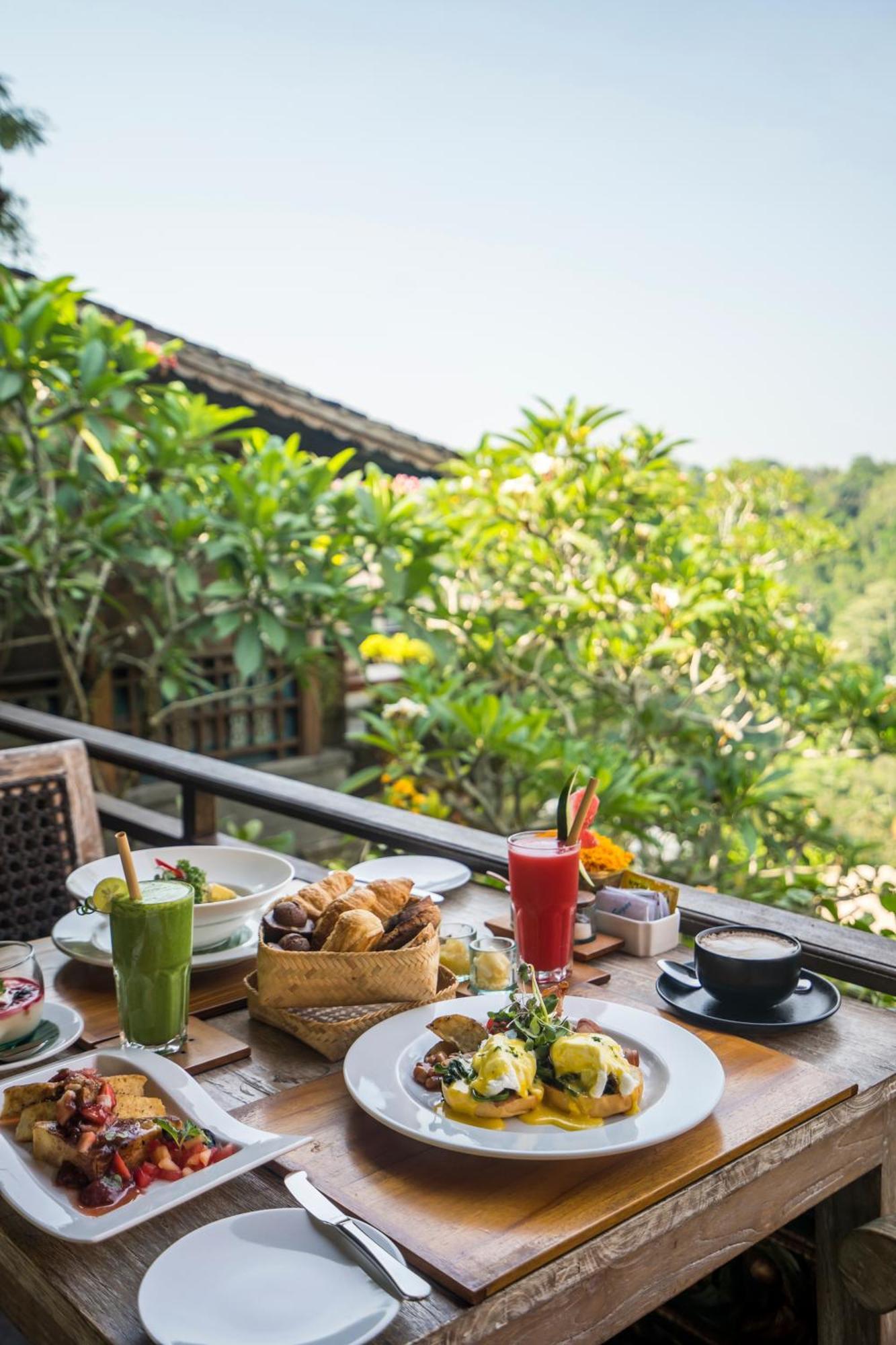 Pramana Watu Kurung Hotel Ubud  Exterior photo Breakfast at the restaurant