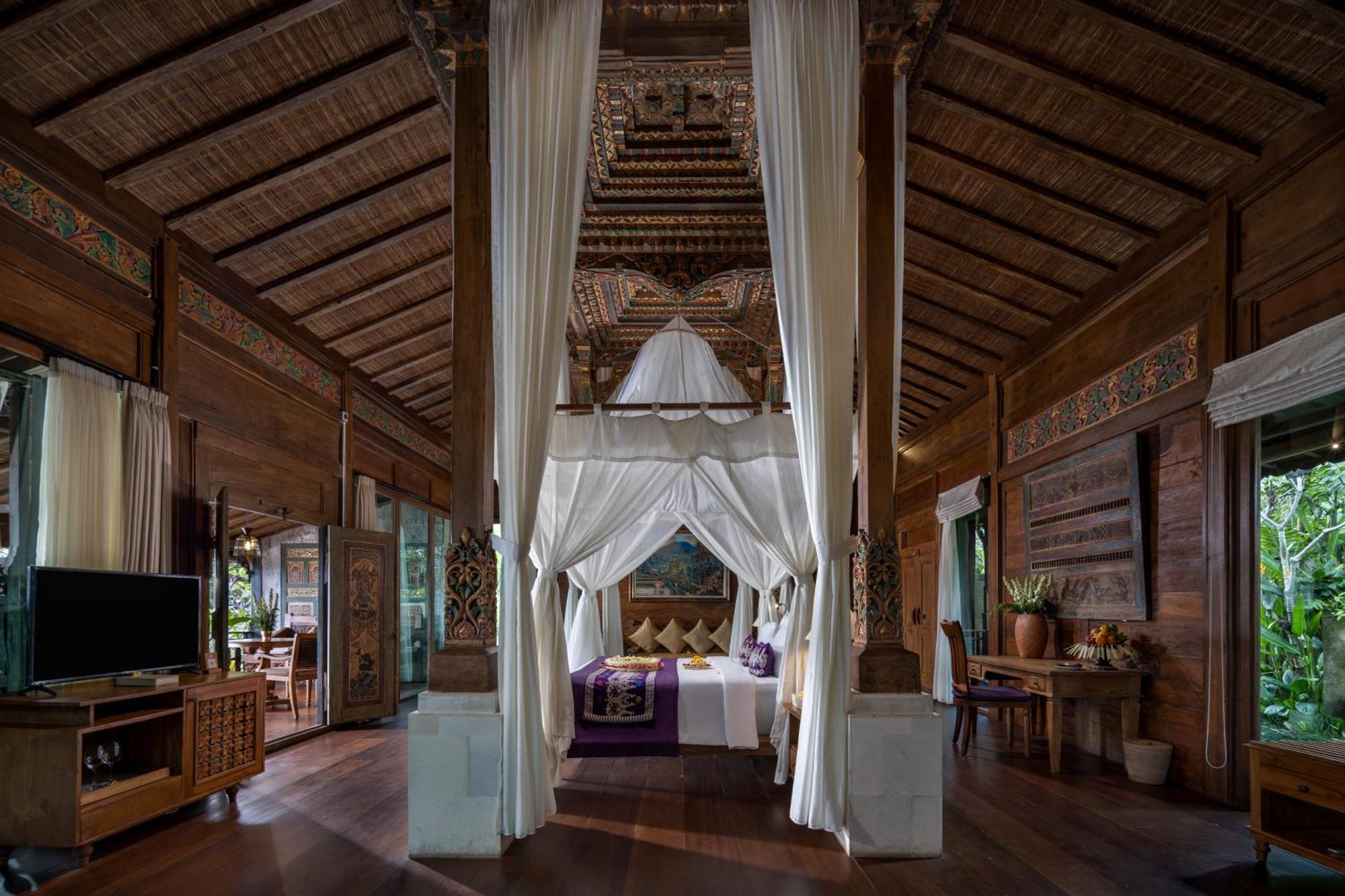 Pramana Watu Kurung Hotel Ubud  Exterior photo Interior of a villa at the resort